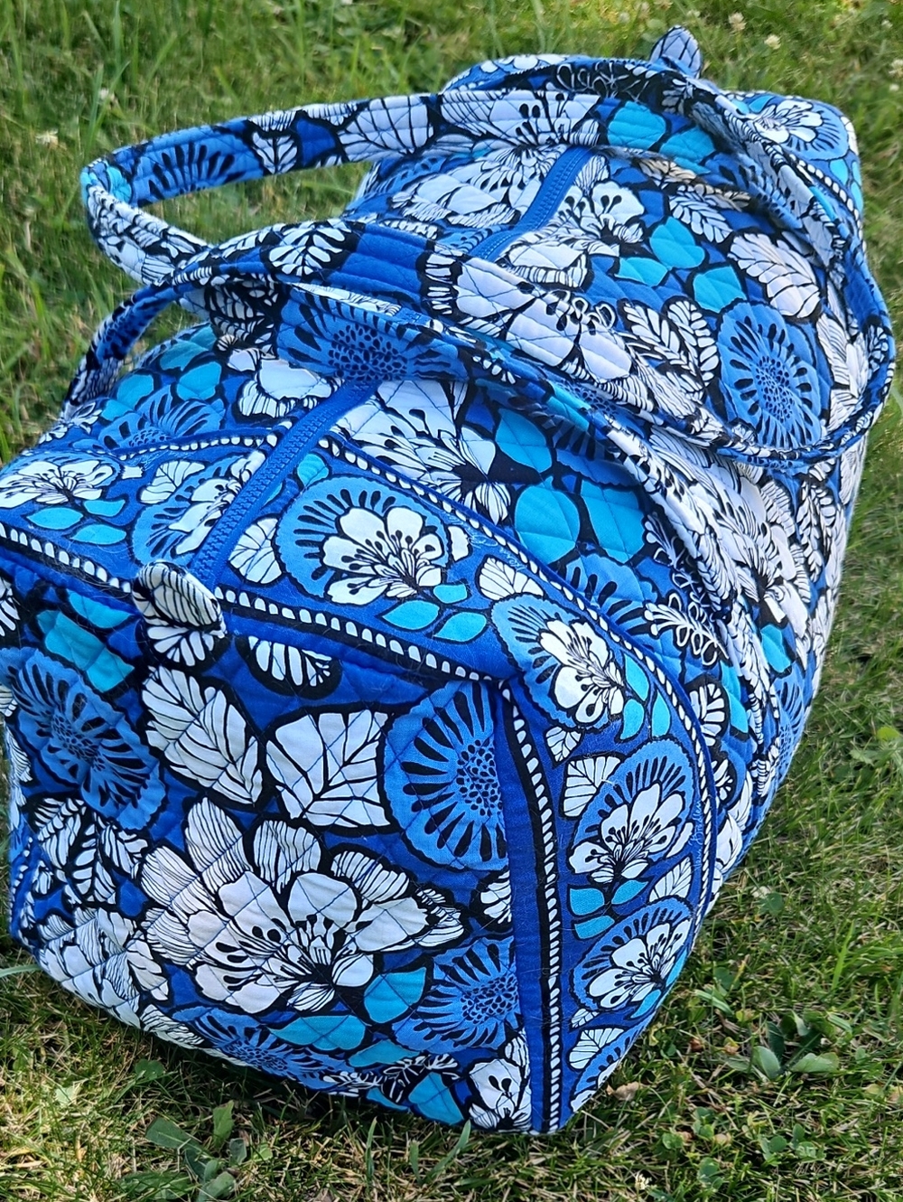 Vera Bradley Weekender Tote In All Over Blue Floral Pattern, EUC